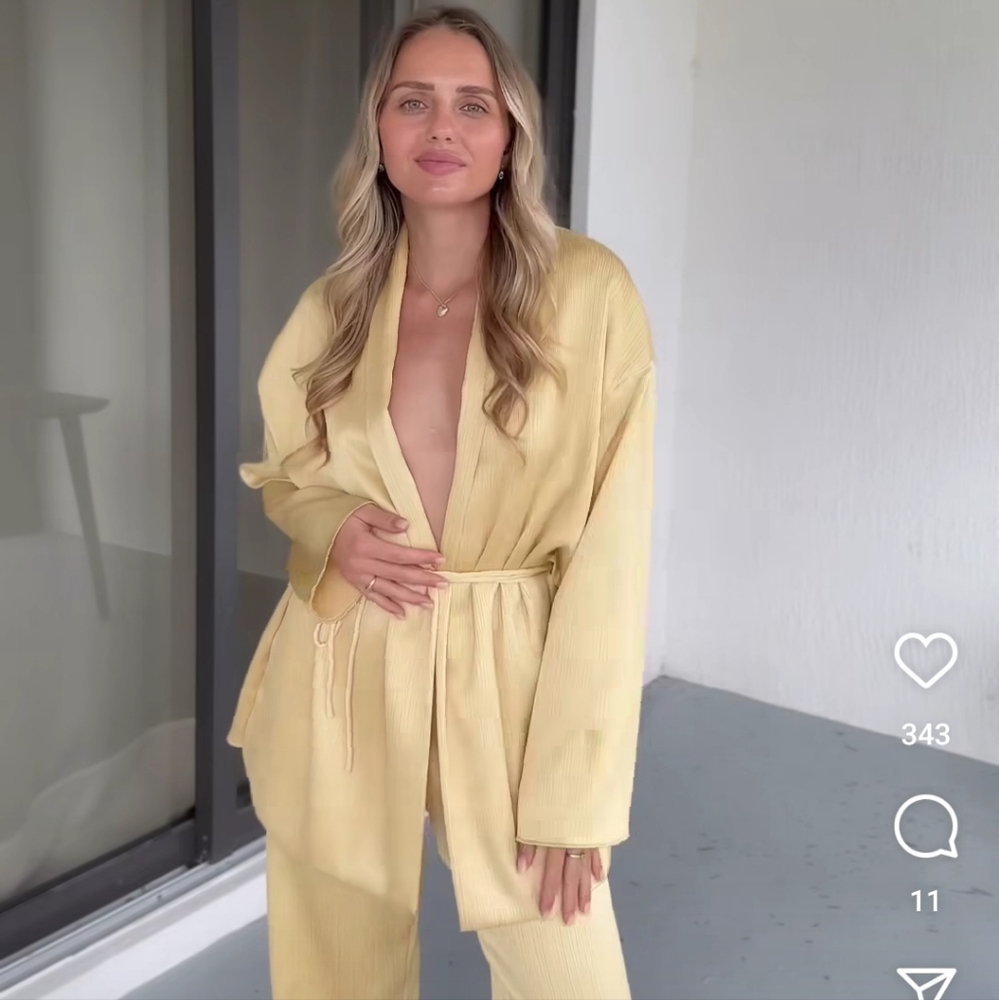 Zara 2 pieces set belted pleated kimono and pleated wide leg pants yellow NWT - Picture 4 of 16